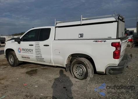 2024 Chevrolet Silverado K1500 z USA, uszkodzony, nr VIN 1GCRDAED4RZ192125